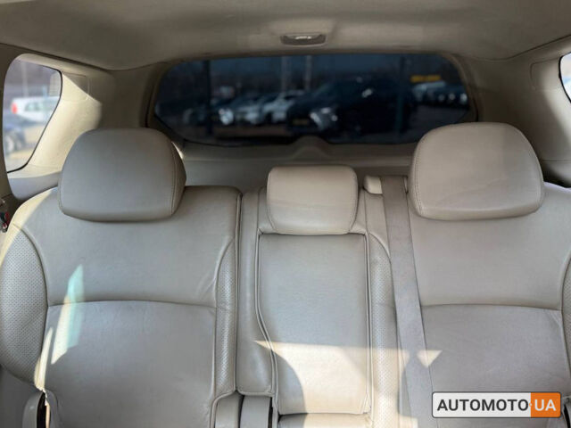 Бежевий Міцубісі Аутлендер, об'ємом двигуна 2.4 л та пробігом 195 тис. км за 8500 $, фото 25 на Automoto.ua