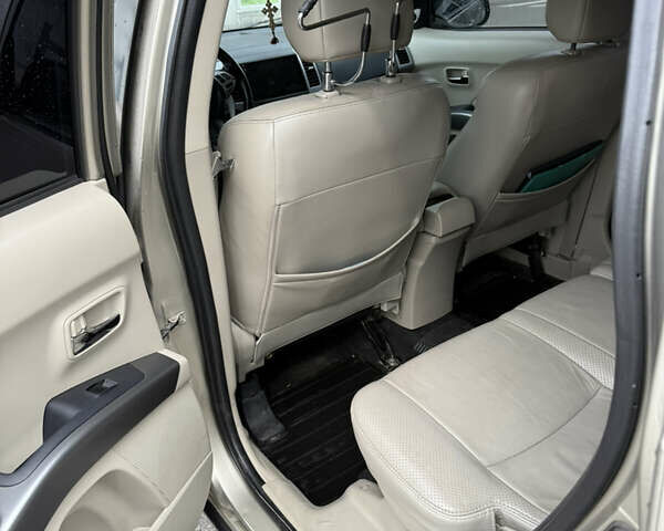 Міцубісі Аутлендер 2008 у Києві на Automoto.ua Бежевий Міцубісі Аутлендер, об'ємом двигуна 3 л та пробігом 337 тис. км за 11900 $, фото 14 на Automoto.ua