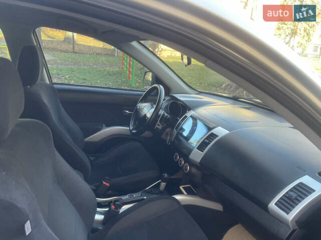 Бежевый Мицубиси Аутлендер, объемом двигателя 3 л и пробегом 246 тыс. км за 8250 $, фото 15 на Automoto.ua