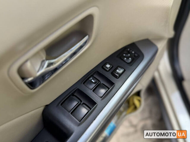 Бежевий Міцубісі Аутлендер, об'ємом двигуна 2.4 л та пробігом 195 тис. км за 8500 $, фото 10 на Automoto.ua