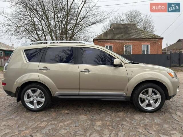 Бежевый Мицубиси Аутлендер, объемом двигателя 3 л и пробегом 178 тыс. км за 9450 $, фото 10 на Automoto.ua