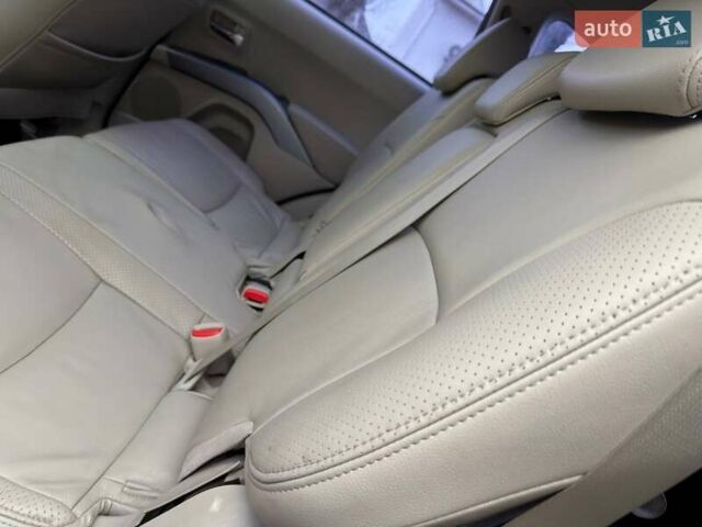 Бежевый Мицубиси Аутлендер, объемом двигателя 3 л и пробегом 178 тыс. км за 9450 $, фото 35 на Automoto.ua