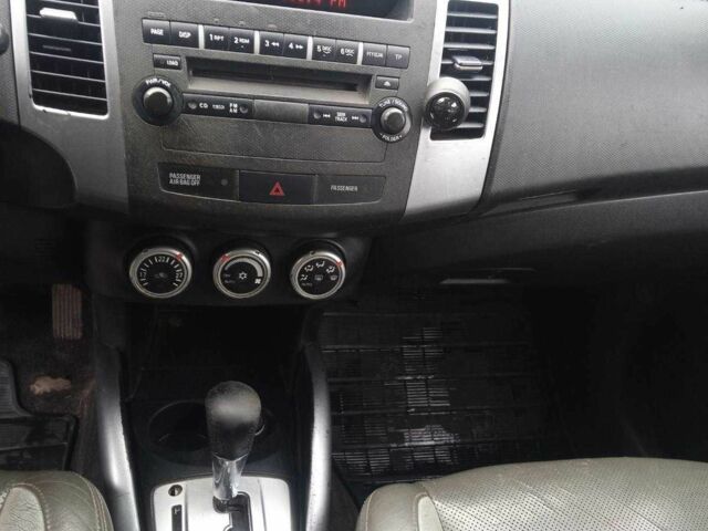 Бежевий Міцубісі Аутлендер, об'ємом двигуна 2.4 л та пробігом 290 тис. км за 6800 $, фото 6 на Automoto.ua