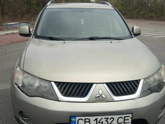 Бежевий Міцубісі Аутлендер, об'ємом двигуна 2.4 л та пробігом 290 тис. км за 6800 $, фото 2 на Automoto.ua