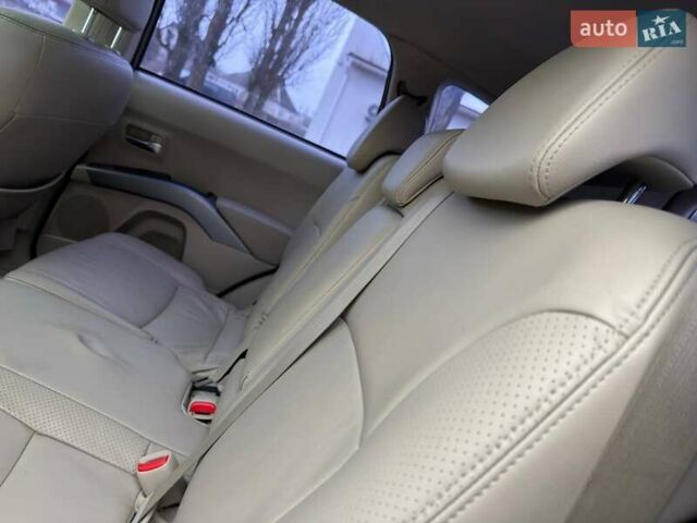 Бежевый Мицубиси Аутлендер, объемом двигателя 3 л и пробегом 178 тыс. км за 9450 $, фото 34 на Automoto.ua