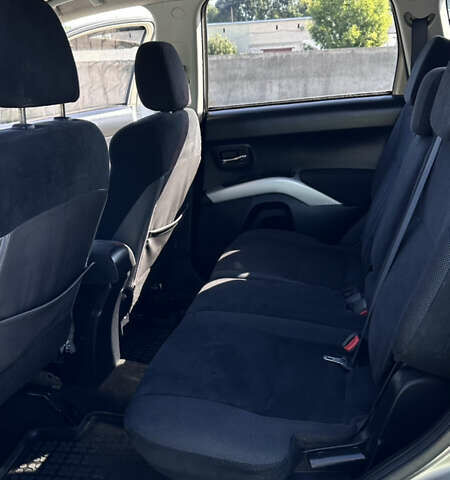 Бежевый Мицубиси Аутлендер, объемом двигателя 2.4 л и пробегом 290 тыс. км за 8500 $, фото 12 на Automoto.ua