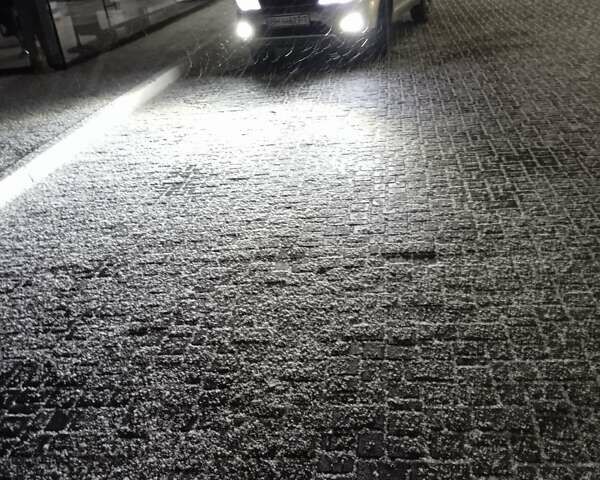 Бежевый Мицубиси Аутлендер, объемом двигателя 3 л и пробегом 220 тыс. км за 10000 $, фото 4 на Automoto.ua