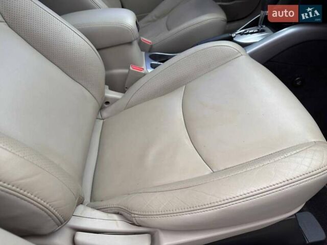 Бежевый Мицубиси Аутлендер, объемом двигателя 3 л и пробегом 178 тыс. км за 9450 $, фото 50 на Automoto.ua