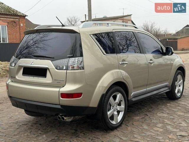 Бежевый Мицубиси Аутлендер, объемом двигателя 3 л и пробегом 178 тыс. км за 9450 $, фото 14 на Automoto.ua