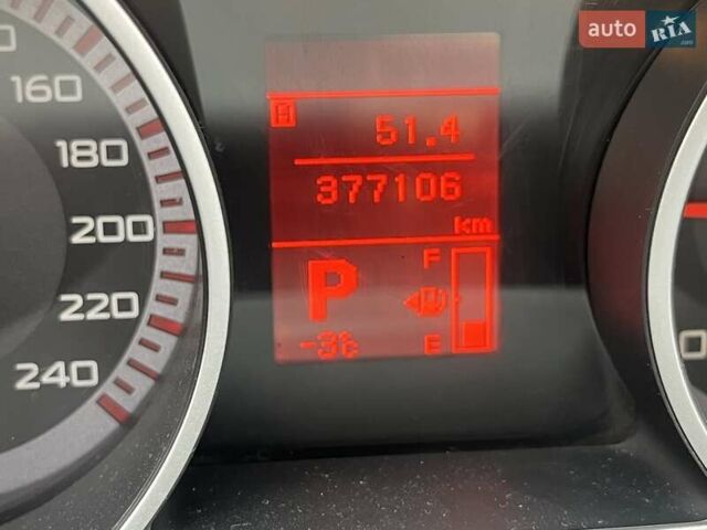 Бежевый Мицубиси Аутлендер, объемом двигателя 2.36 л и пробегом 377 тыс. км за 7900 $, фото 5 на Automoto.ua
