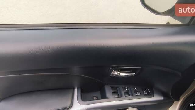 Бежевый Мицубиси Аутлендер, объемом двигателя 2.36 л и пробегом 200 тыс. км за 8300 $, фото 21 на Automoto.ua