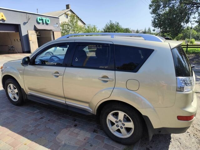 Бежевий Міцубісі Аутлендер, об'ємом двигуна 2.4 л та пробігом 281 тис. км за 8500 $, фото 4 на Automoto.ua