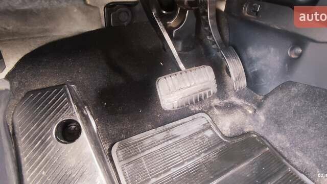 Бежевый Мицубиси Аутлендер, объемом двигателя 2.36 л и пробегом 200 тыс. км за 8300 $, фото 46 на Automoto.ua