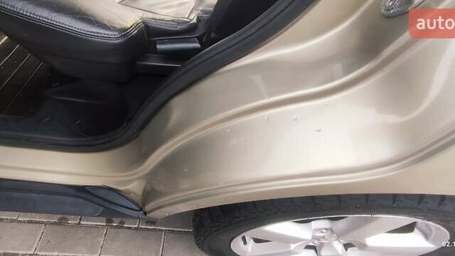 Бежевый Мицубиси Аутлендер, объемом двигателя 2.36 л и пробегом 200 тыс. км за 8300 $, фото 49 на Automoto.ua