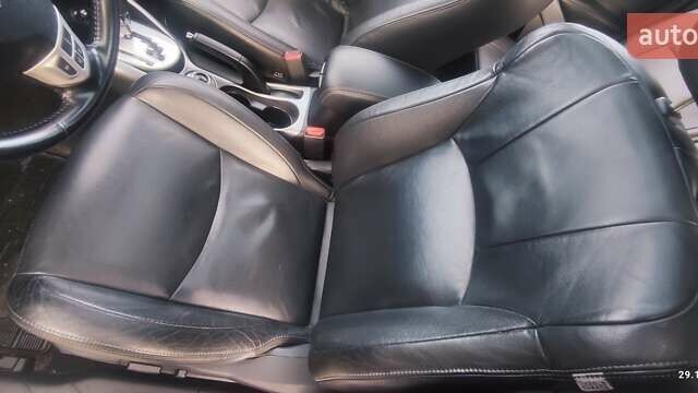 Бежевий Міцубісі Аутлендер, об'ємом двигуна 2.36 л та пробігом 240 тис. км за 9250 $, фото 5 на Automoto.ua