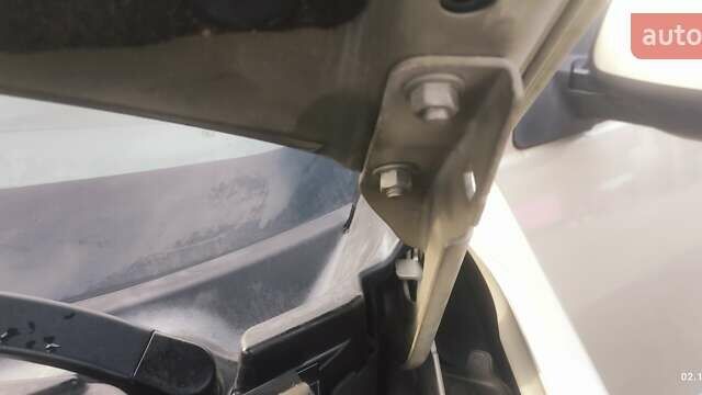 Бежевый Мицубиси Аутлендер, объемом двигателя 2.36 л и пробегом 200 тыс. км за 8300 $, фото 54 на Automoto.ua