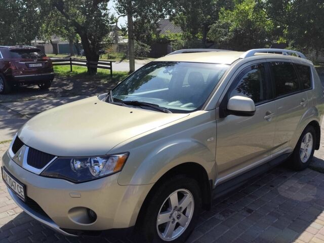 Бежевий Міцубісі Аутлендер, об'ємом двигуна 2.4 л та пробігом 281 тис. км за 8500 $, фото 2 на Automoto.ua