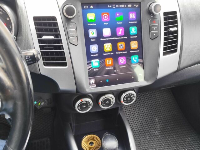 Бежевий Міцубісі Аутлендер, об'ємом двигуна 2.4 л та пробігом 281 тис. км за 8500 $, фото 15 на Automoto.ua