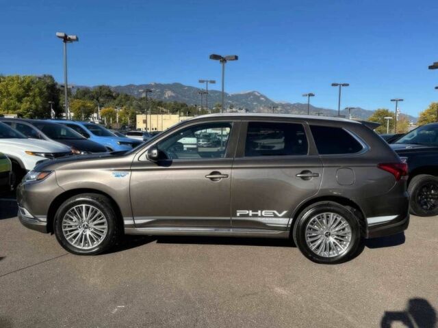 Бежевый Мицубиси Аутлендер, объемом двигателя 2 л и пробегом 37 тыс. км за 8600 $, фото 4 на Automoto.ua