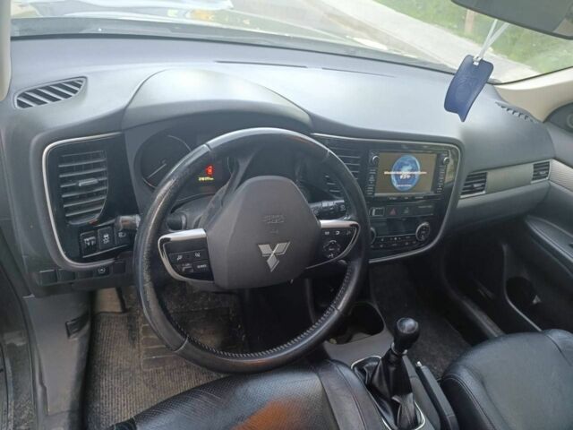 Чорний Міцубісі Аутлендер, об'ємом двигуна 2.3 л та пробігом 220 тис. км за 340 $, фото 6 на Automoto.ua