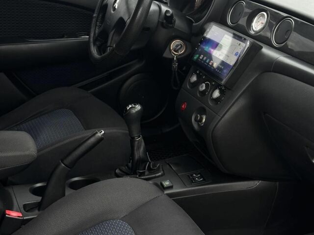 Чорний Міцубісі Аутлендер, об'ємом двигуна 2 л та пробігом 230 тис. км за 6300 $, фото 7 на Automoto.ua