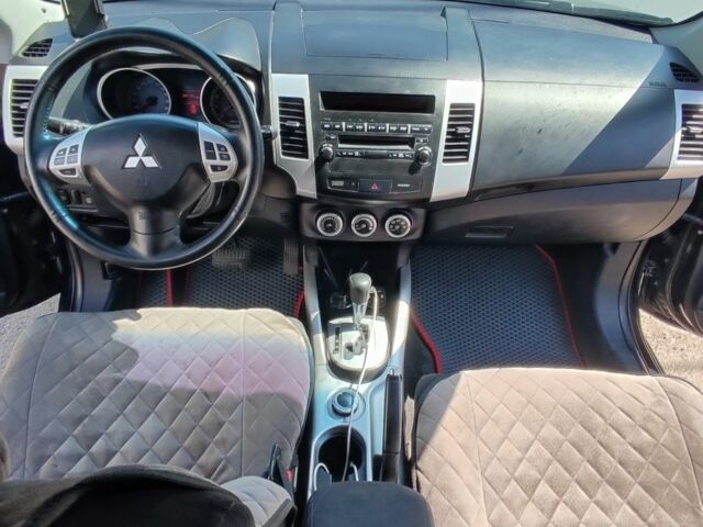 Чорний Міцубісі Аутлендер, об'ємом двигуна 2.4 л та пробігом 180 тис. км за 9000 $, фото 8 на Automoto.ua