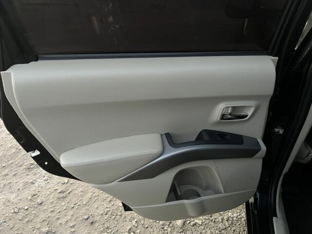 Черный Мицубиси Аутлендер, объемом двигателя 2.2 л и пробегом 238 тыс. км за 9700 $, фото 20 на Automoto.ua