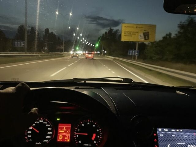 Чорний Міцубісі Аутлендер, об'ємом двигуна 2.4 л та пробігом 260 тис. км за 10000 $, фото 6 на Automoto.ua