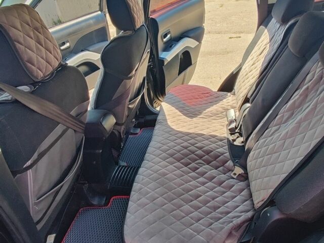 Чорний Міцубісі Аутлендер, об'ємом двигуна 2.4 л та пробігом 180 тис. км за 9000 $, фото 14 на Automoto.ua