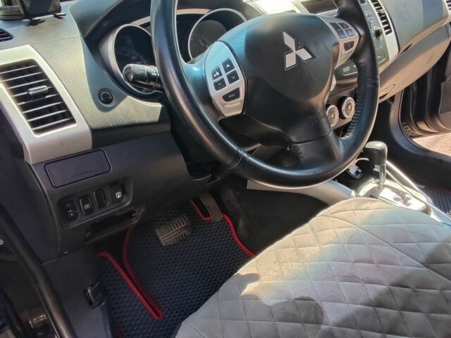 Чорний Міцубісі Аутлендер, об'ємом двигуна 2.4 л та пробігом 180 тис. км за 9000 $, фото 10 на Automoto.ua