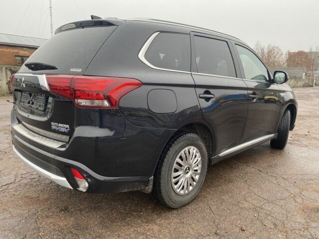 Черный Мицубиси Аутлендер, объемом двигателя 2 л и пробегом 76 тыс. км за 20800 $, фото 3 на Automoto.ua