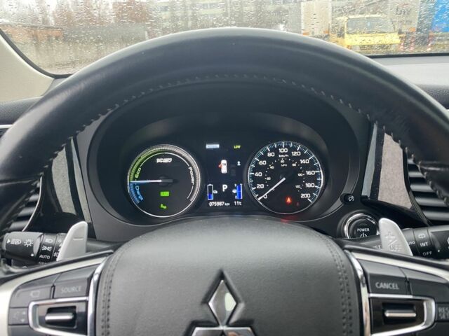 Черный Мицубиси Аутлендер, объемом двигателя 2 л и пробегом 76 тыс. км за 20800 $, фото 9 на Automoto.ua