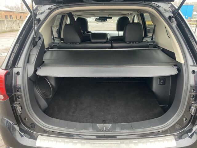 Черный Мицубиси Аутлендер, объемом двигателя 2 л и пробегом 76 тыс. км за 20800 $, фото 11 на Automoto.ua