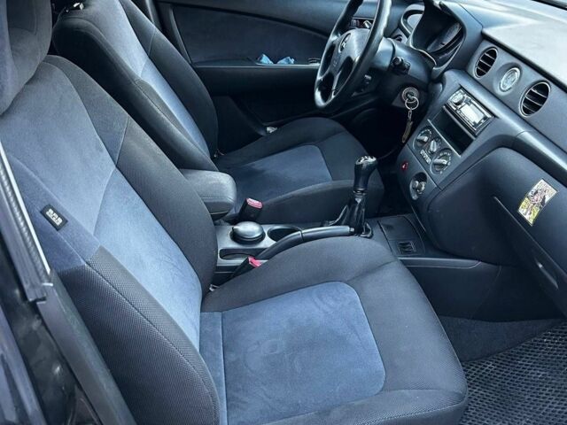 Черный Мицубиси Аутлендер, объемом двигателя 2 л и пробегом 390 тыс. км за 2500 $, фото 1 на Automoto.ua