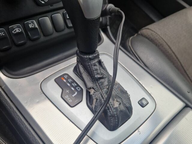 Черный Мицубиси Аутлендер, объемом двигателя 2 л и пробегом 299 тыс. км за 5400 $, фото 9 на Automoto.ua