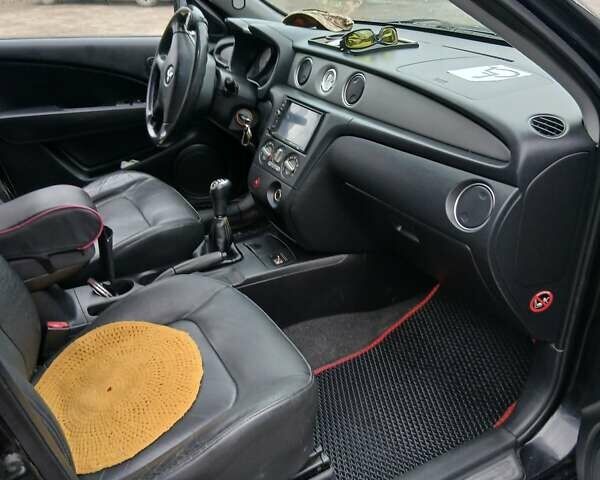 Черный Мицубиси Аутлендер, объемом двигателя 2 л и пробегом 395 тыс. км за 5200 $, фото 8 на Automoto.ua