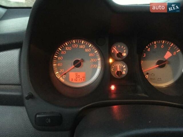 Чорний Міцубісі Аутлендер, об'ємом двигуна 2 л та пробігом 310 тис. км за 6500 $, фото 4 на Automoto.ua
