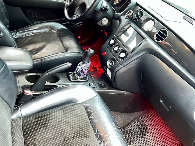 Черный Мицубиси Аутлендер, объемом двигателя 2 л и пробегом 295 тыс. км за 7500 $, фото 7 на Automoto.ua