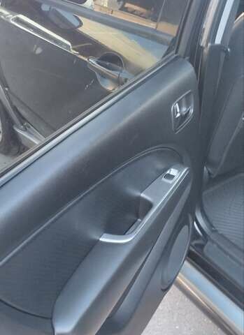 Міцубісі Аутлендер 2005 у Чернігові на Automoto.ua Чорний Міцубісі Аутлендер, об'ємом двигуна 2.38 л та пробігом 224 тис. км за 6000 $, фото 14 на Automoto.ua