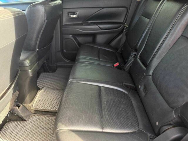 Чорний Міцубісі Аутлендер, об'ємом двигуна 2.4 л та пробігом 147 тис. км за 13299 $, фото 8 на Automoto.ua