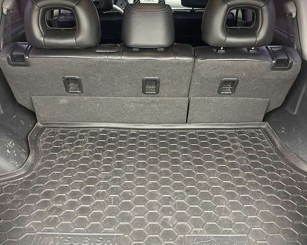 Черный Мицубиси Аутлендер, объемом двигателя 2.4 л и пробегом 277 тыс. км за 6700 $, фото 5 на Automoto.ua