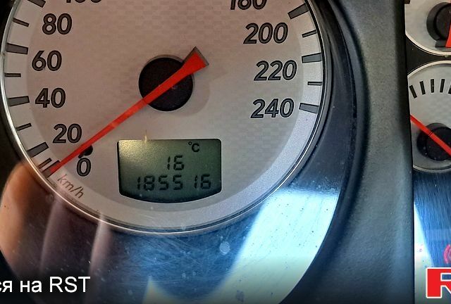 Черный Мицубиси Аутлендер, объемом двигателя 2.4 л и пробегом 185 тыс. км за 7500 $, фото 5 на Automoto.ua