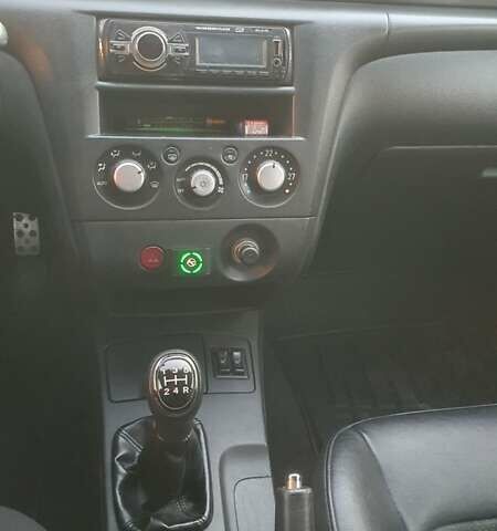 Міцубісі Аутлендер 2006 у Івано-Франківську на Automoto.ua Чорний Міцубісі Аутлендер, об'ємом двигуна 2 л та пробігом 263 тис. км за 7250 $, фото 4 на Automoto.ua