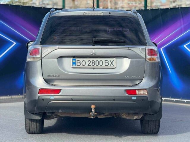 Чорний Міцубісі Аутлендер, об'ємом двигуна 2.4 л та пробігом 147 тис. км за 13299 $, фото 4 на Automoto.ua