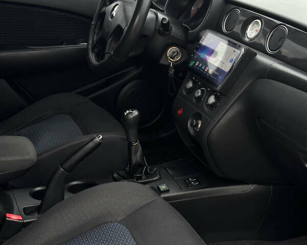 Черный Мицубиси Аутлендер, объемом двигателя 2 л и пробегом 230 тыс. км за 6300 $, фото 15 на Automoto.ua