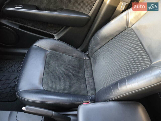 Чорний Міцубісі Аутлендер, об'ємом двигуна 2 л та пробігом 207 тис. км за 6900 $, фото 9 на Automoto.ua