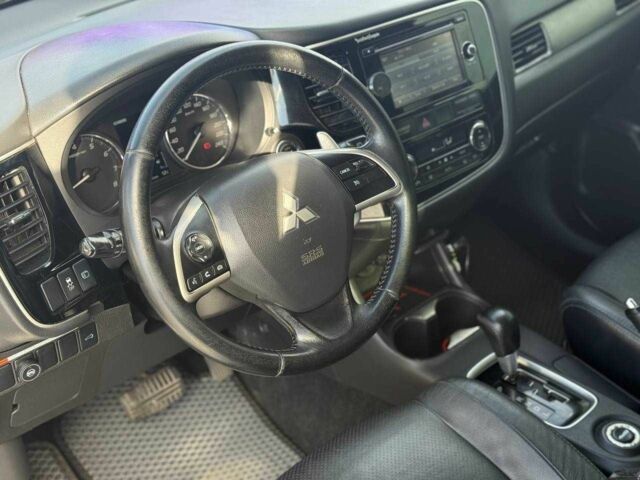 Чорний Міцубісі Аутлендер, об'ємом двигуна 2.4 л та пробігом 147 тис. км за 13299 $, фото 7 на Automoto.ua