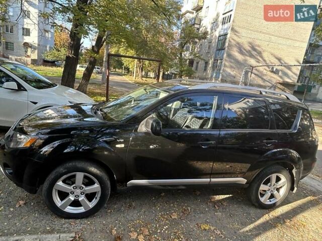 Міцубісі Аутлендер 2007 у Миколаєві на Automoto.ua Чорний Міцубісі Аутлендер, об'ємом двигуна 3 л та пробігом 265 тис. км за 7200 $, фото 4 на Automoto.ua