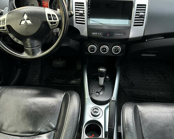 Чорний Міцубісі Аутлендер, об'ємом двигуна 3 л та пробігом 238 тис. км за 11200 $, фото 19 на Automoto.ua