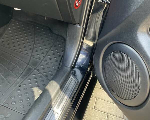 Черный Мицубиси Аутлендер, объемом двигателя 2.38 л и пробегом 310 тыс. км за 7500 $, фото 11 на Automoto.ua